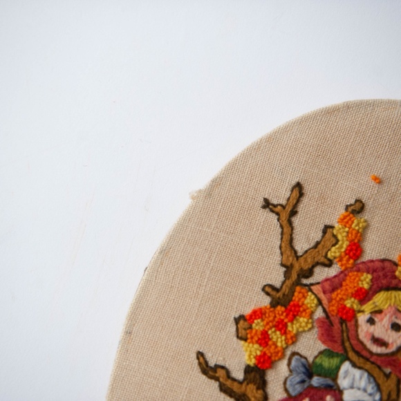 Vintage 1980 Hummel Handmade Crewel Embroidery - Picture 6 of 10